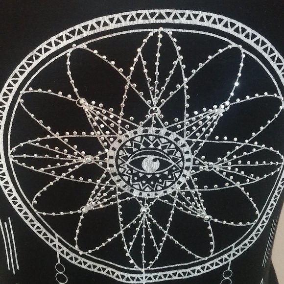 Cap Sleeve L Top Black w/White Dreamcatcher Studs - Picture 3 of 6